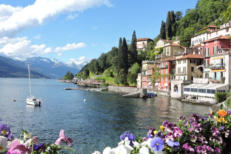 Silk in Como: The Industry That Dressed the Twentieth Century